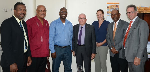 Progress Committee bids farewell to Minister Lake and Ministry VROMI. Ministry VROMI a good example for other ministries.
