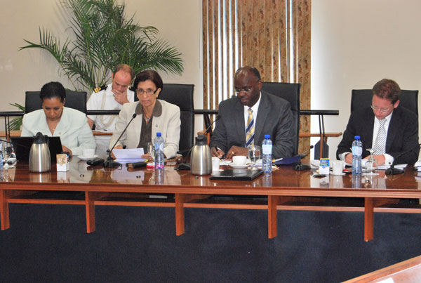 Second from left Prime Minister Hon. Sarah Wescot-Williams and His Excellency Governor Eugene Holiday. (DCOMM Photo) comquarterlymeetingwithgovernor17012012