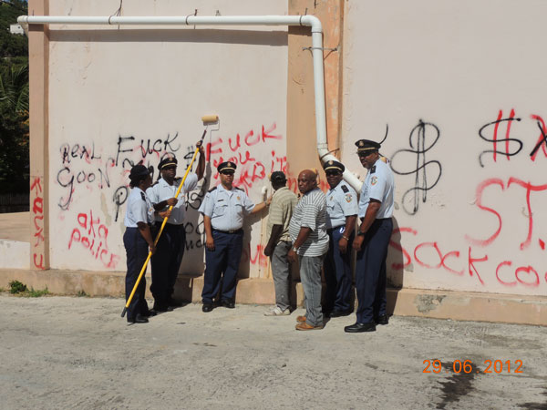 policetacklegraffiti09072012