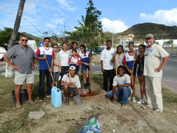 rotaryandsimarcplanttrees22032012