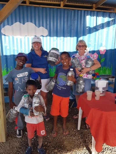 Canadian Rotarian Lezlie Murch, President Denise of Mid Isle with Earlyactors. cantabs16052019