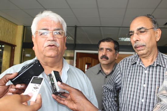 IMA President and other board members speaking to reporters. ratwani27052009
