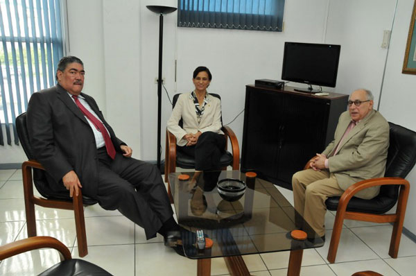 Left to right, Hon. Minister of State Miguel Mejia of the Dominican Republic, Hon. Prime Minister Sarah Wescot-Williams, and Vice President of Foreign Affairs, Economics and Trade Hon. Juan Guiliani. (GIS Photo) swwilliamsanddomincanrepublic04022011