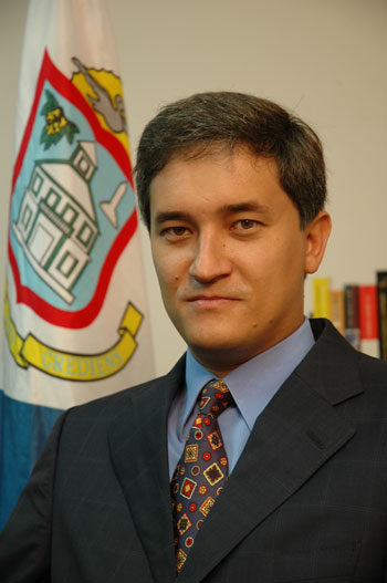 Vice Prime Minister, Theo Heyliger. (File Photo) theyliger23122011