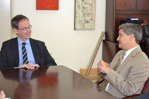 Left to right, Swedish Ambassador Emsgard and Vice Prime Minister Theo Heyliger. (DCOMM Photo) theyligerandswedishambassador24022011
