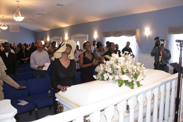 touchingcasket25102010