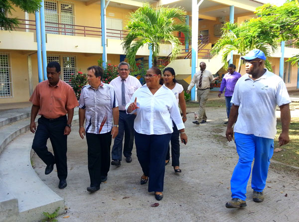 alinehansonvisitsschools30082013