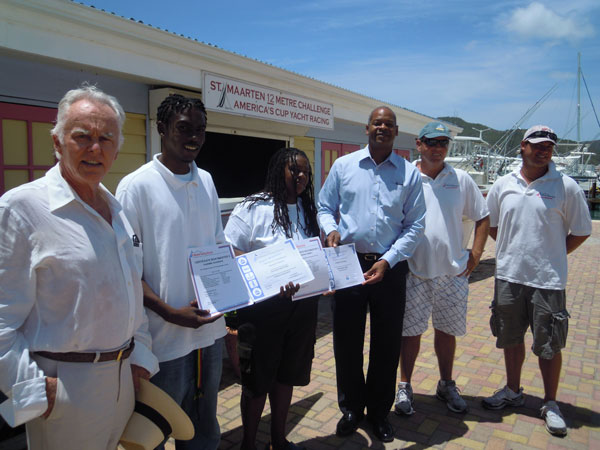 employabilitythroughtrainingcandidatesreceivecertificates18092012