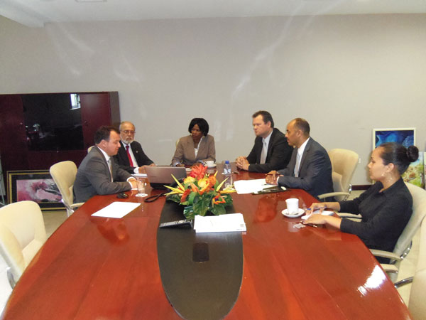 Second from left Secretary General of Parliament Jozef Semeleer, President of Parliament Gracita Arrindell, and second from right Acting Vice Chairman and member Ronald Halman amongst staff of the General Audit Chamber. (Parliament Photo) gacmeetswithparliamentonaudit27062012