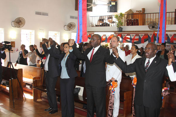 governmentofficialsatconstitutiondaychurchservice10102012