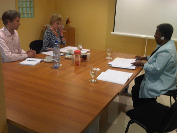 nalynchsigningslainnetherlands10032012
