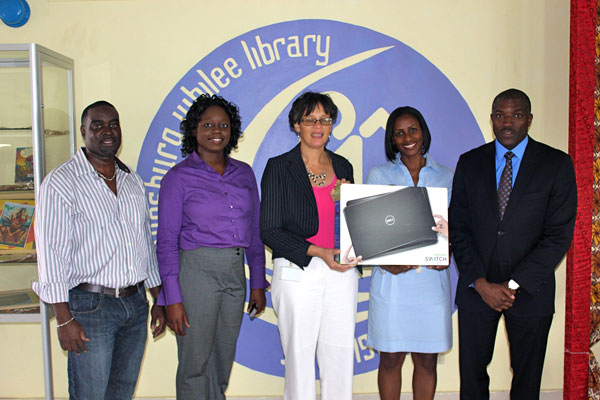philipsburgjubileelibraryreceivescomputerdonation11032012