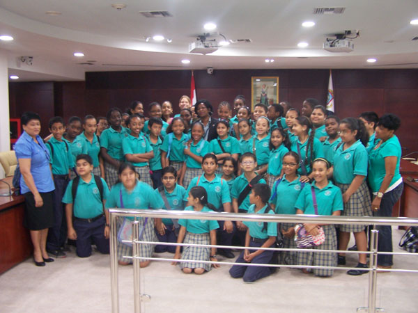 sdpssixgradersvisitparliament30032012
