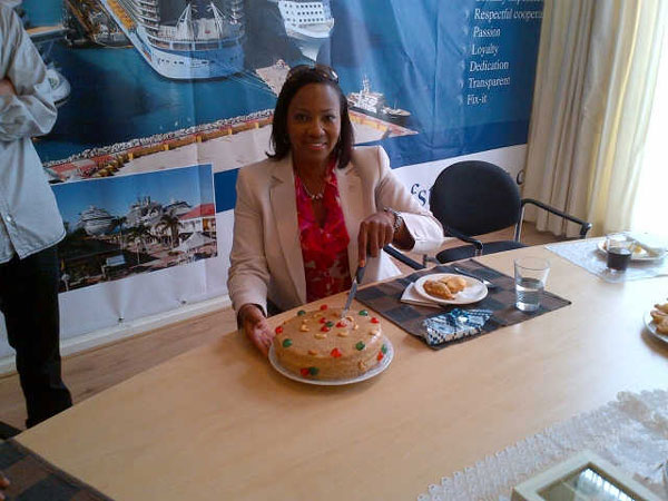 sjacobscuttingherbirthdaycake31072012
