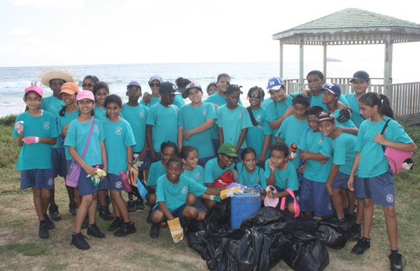 stdominicstudentsbeachcleanup30112012