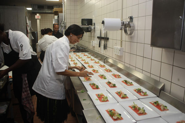 swescotwilliamshonorarychefathollandhousefundraisingevent12082012