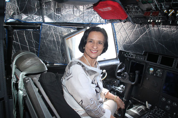 swescotwilliamsinhurricanehuntercockpit16032012