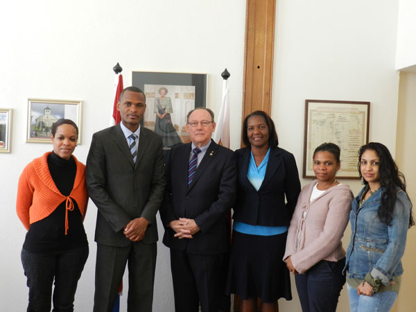 taxofficeofficialsatsxmhouseinnetherlands10032012