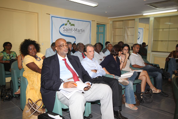 territorialcouncilmeetingspectators26042012