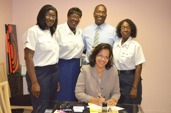 mauricelakeatsigningofdeedforwiemsgovernmentland23082013