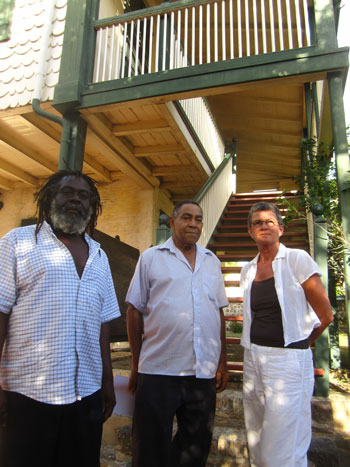 membersofstatiasafeandsoundfoundationleavingcourthouse30012013