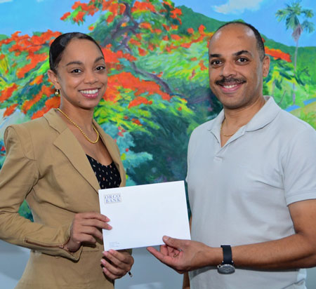 nicoledeweeverreceivingdonationfromorcobank15032013