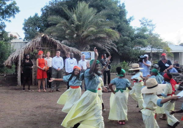 openingceremonyofslaveryexhibitionsteustatius22112013