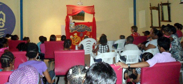 pjlandusm2011puppetshow15042013