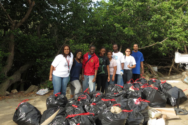 rotaractsxmsunrisecleansaroundfreshwaterpond21042013