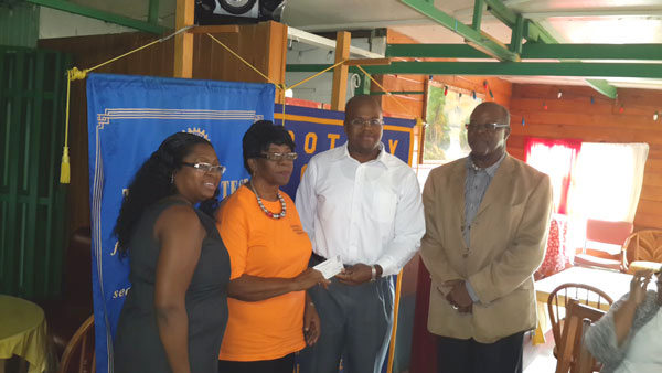 rotarysxmsunrisedonatestomealsonwheels01112013