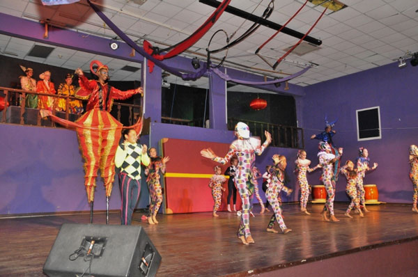 sjacobsattendscircustheatersilk13022013
