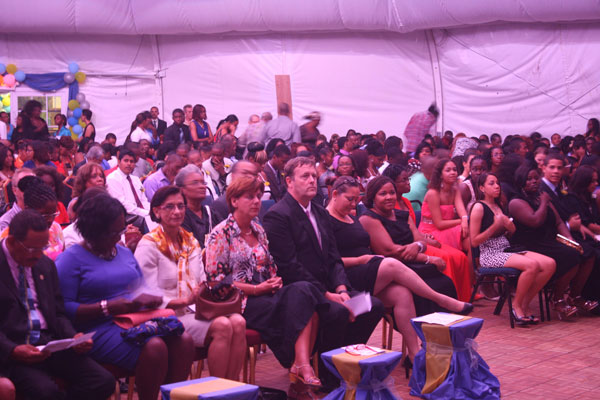 swescotwilliamsatagraduationceremony30062013