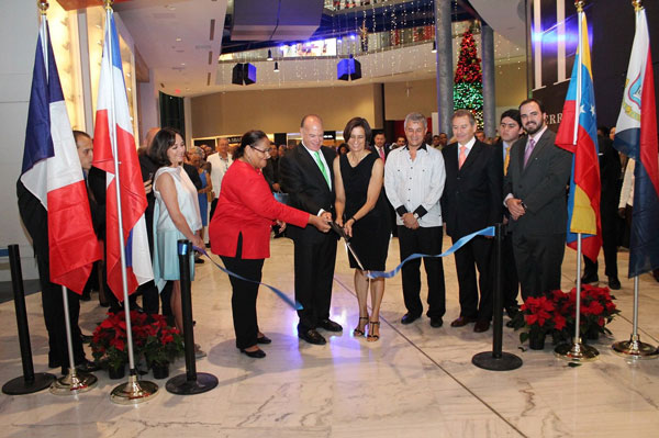 swescotwilliamsatbluemallopening16122013
