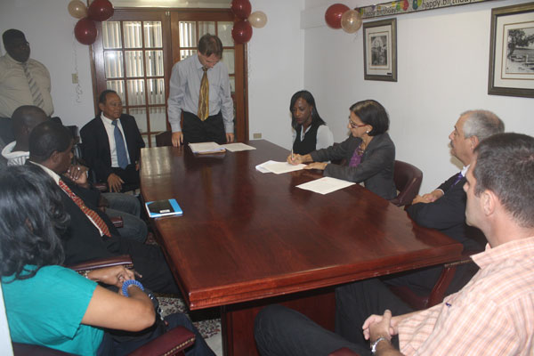 swescotwilliamsatvksfoundationdeedsigning24072013