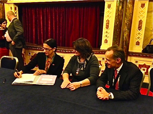 swescotwilliamssignsedfdqupgradeagreement08122013