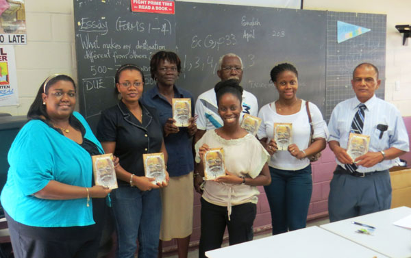 sxmacademyreceivesappreciationgiftfrombfc21042013