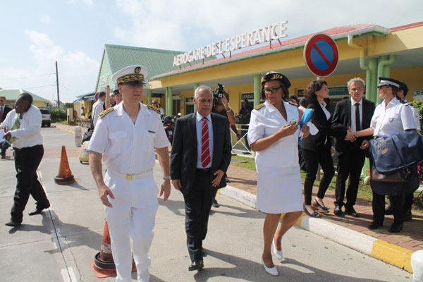victorinlurelarrivesinstmartin03062013