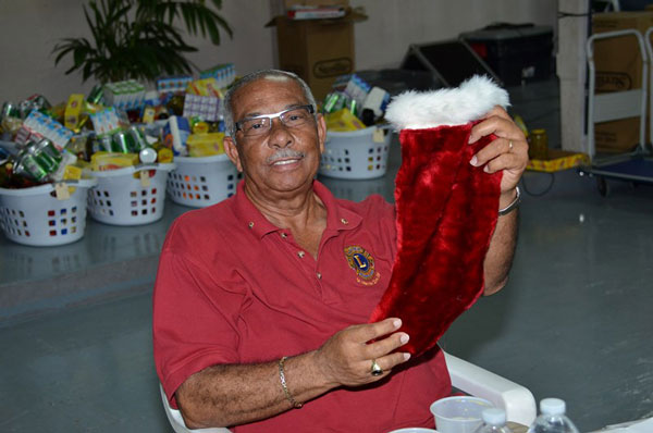 wallyhavertongwithsantabag10122013