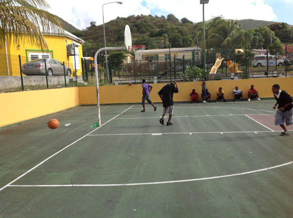 youthsplayingoncleancourt03032013