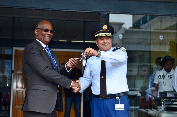 dennisrichardsonpresentskeystonewpolicevehiclestopdewitte10012014