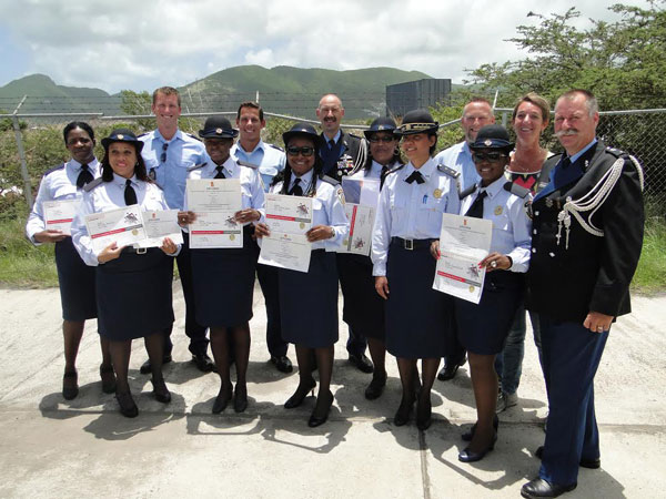 kpsmdetectivesreceivediplomas26062014