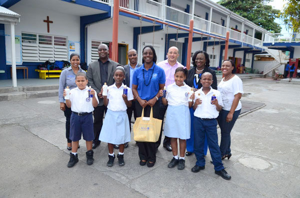 ministersandmarkmingopresentsisterborgiaprimaryschoolwithmosquitorepellent12012014
