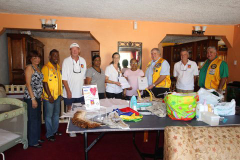 rotarysxmdonatestonewstartforchildrenfoundation04032014