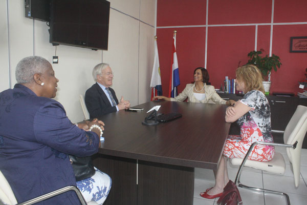 swescotwilliamsreceivescourtesyvisitfromcos21012014