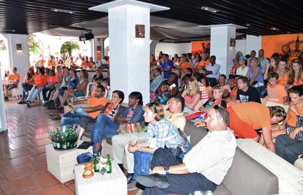 swescotwilliamssupportsnetherlandsinfifa26062014