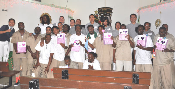 tzuchidonateschristmasgiftstoprisoners02012014