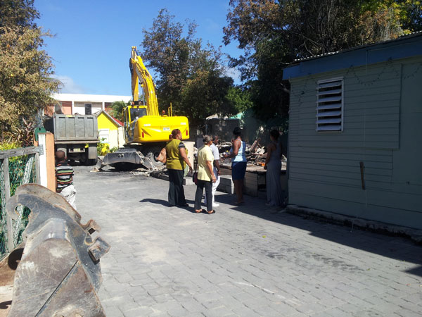 tzuchivolunteersatphilipsburgfiresite03012014