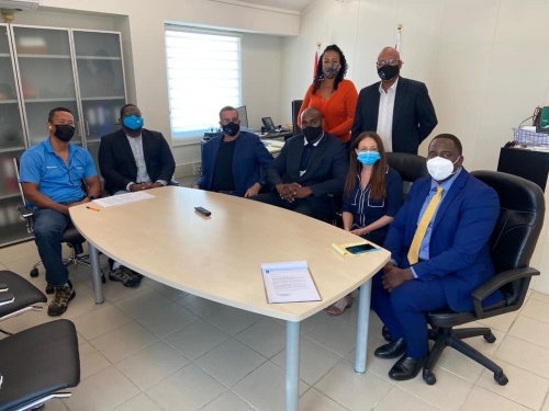 Minister of VSA Omar Ottley meets with representatives of PAS and SZV. passzvmeeting27040221