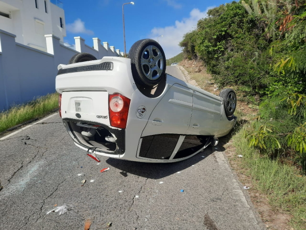 vehiceoverturned12012023
