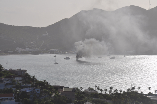 boatfire04102009